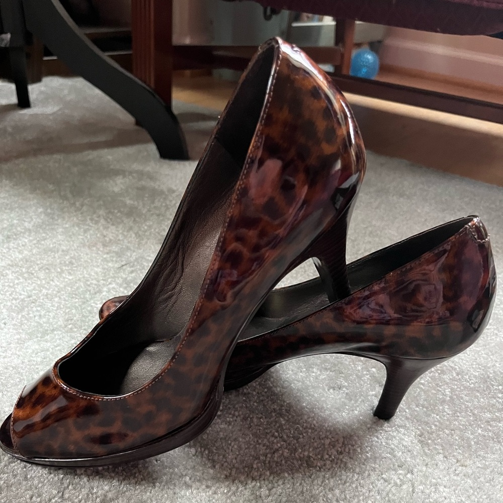 Cole hann heels size 8